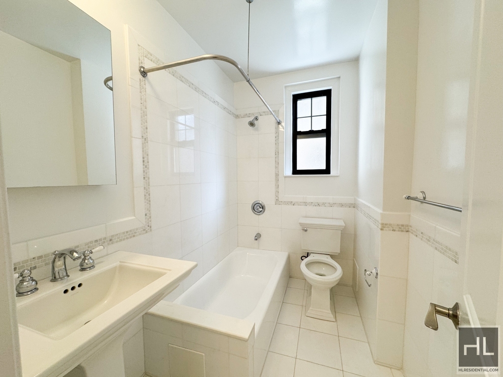 East 92 Street - Photo 3
