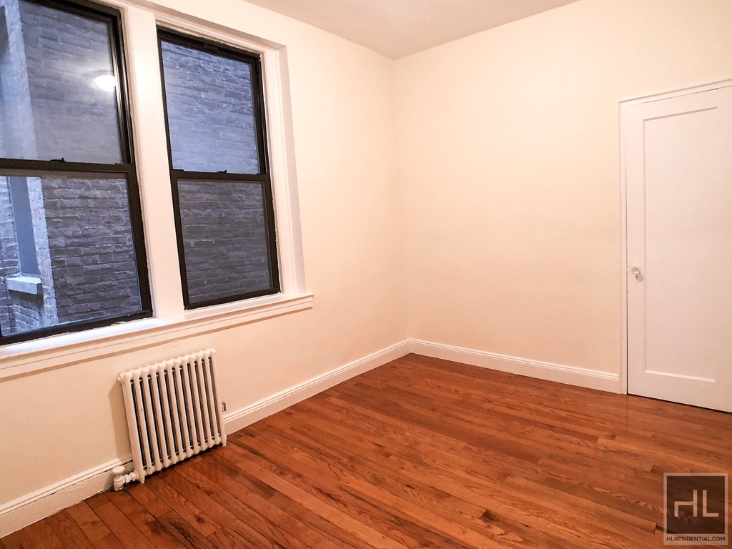 East 82 Street - Photo 1