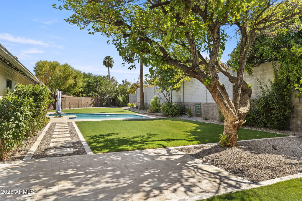 2601 E Sahuaro Drive - Photo 23