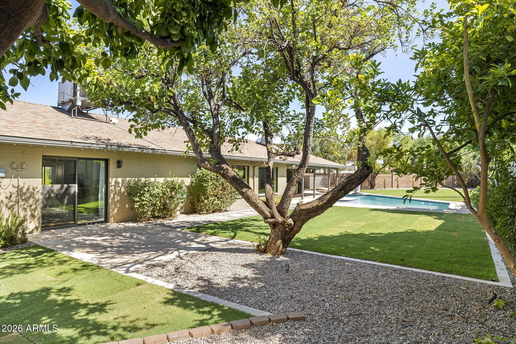 2601 E Sahuaro Drive - Photo 27