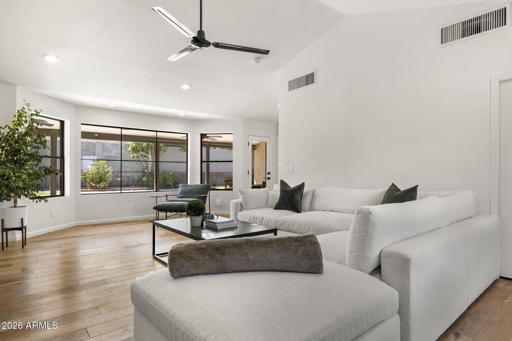 2601 E Sahuaro Drive - Photo 12