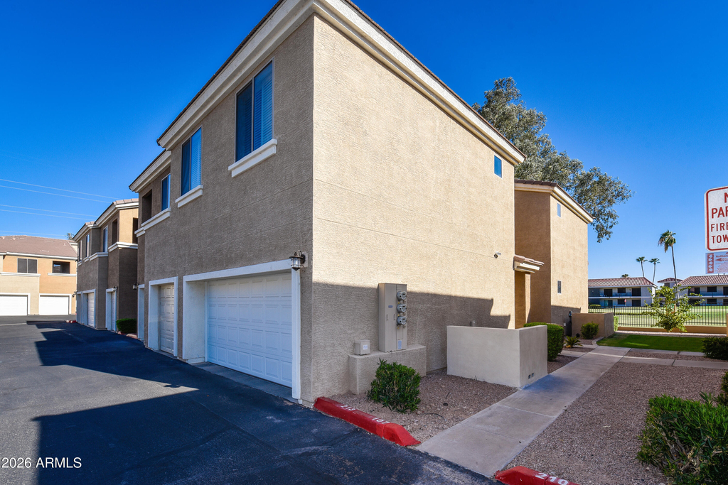 1335 E June Street - Photo 38