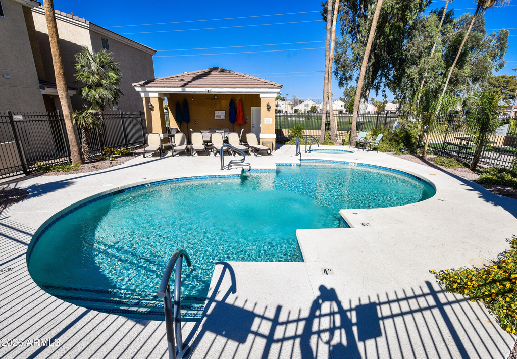 1335 E June Street - Photo 39