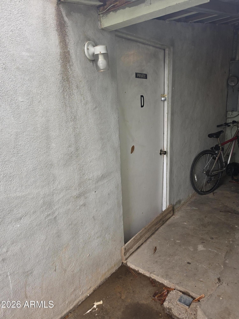 2201 W Coolidge Street - Photo 0