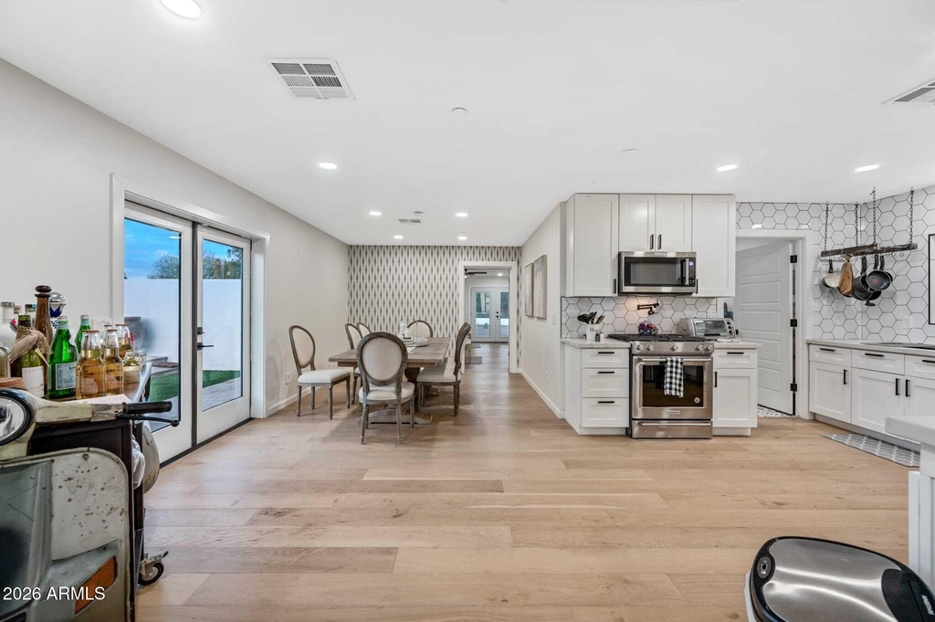 12216 N 65th Street - Photo 8