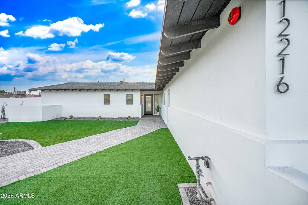12216 N 65th Street - Photo 16