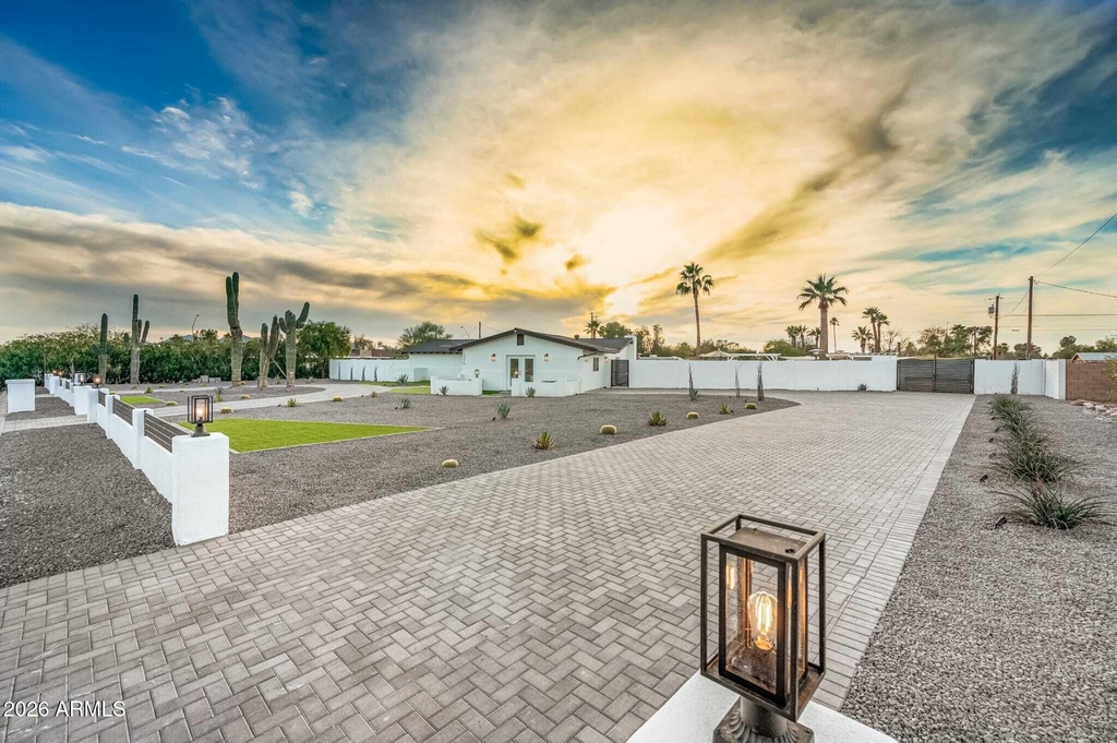 12216 N 65th Street - Photo 0