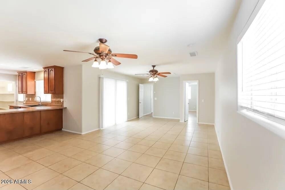 401 E Fremont Dr, Drive - Photo 2