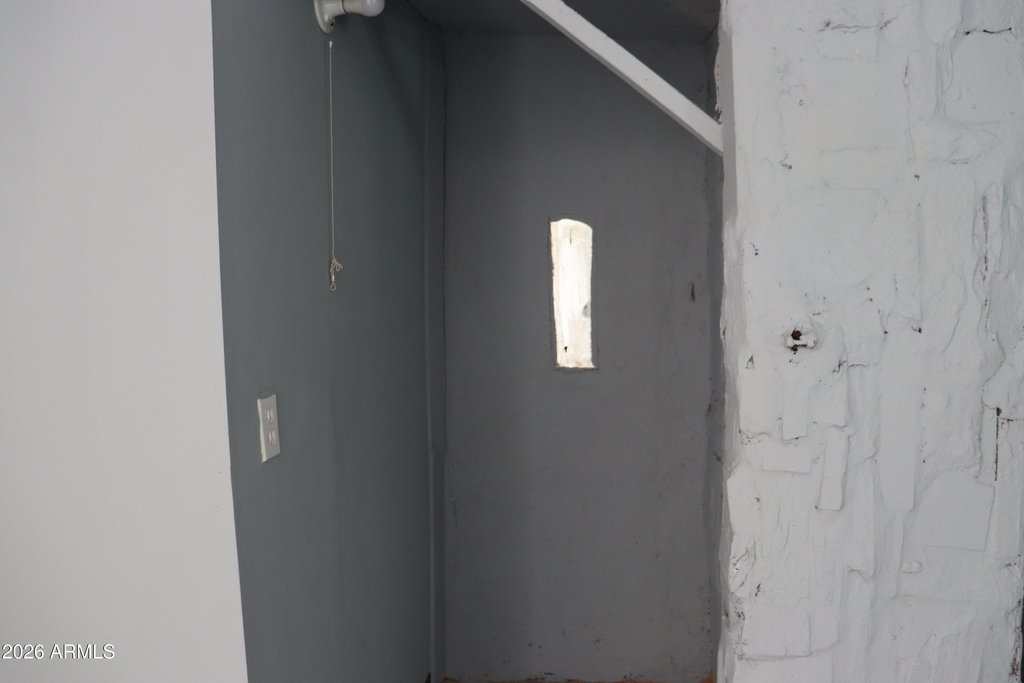 1807 N 38th Drive - Photo 2