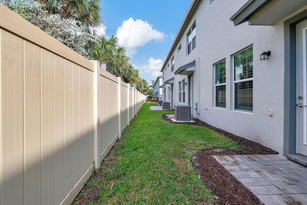 1807 Se Ocean Cove Way - Photo 30