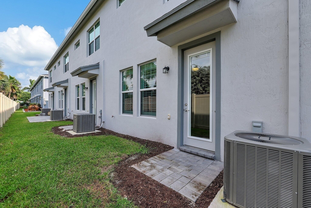 1807 Se Ocean Cove Way - Photo 29