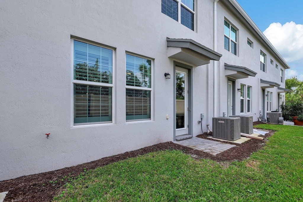 1807 Se Ocean Cove Way - Photo 28