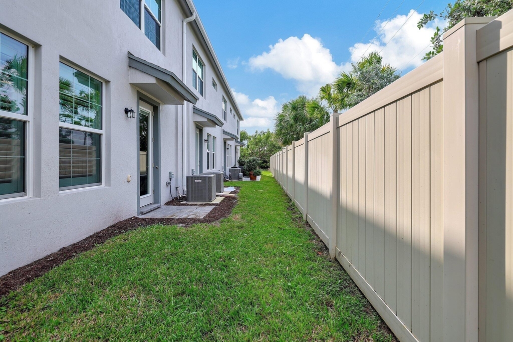 1807 Se Ocean Cove Way - Photo 31