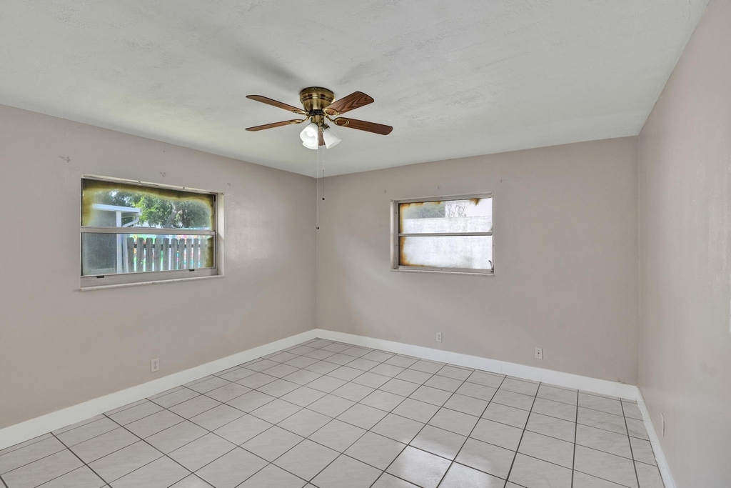 7010-7012 Nw 78th Avenue - Photo 20