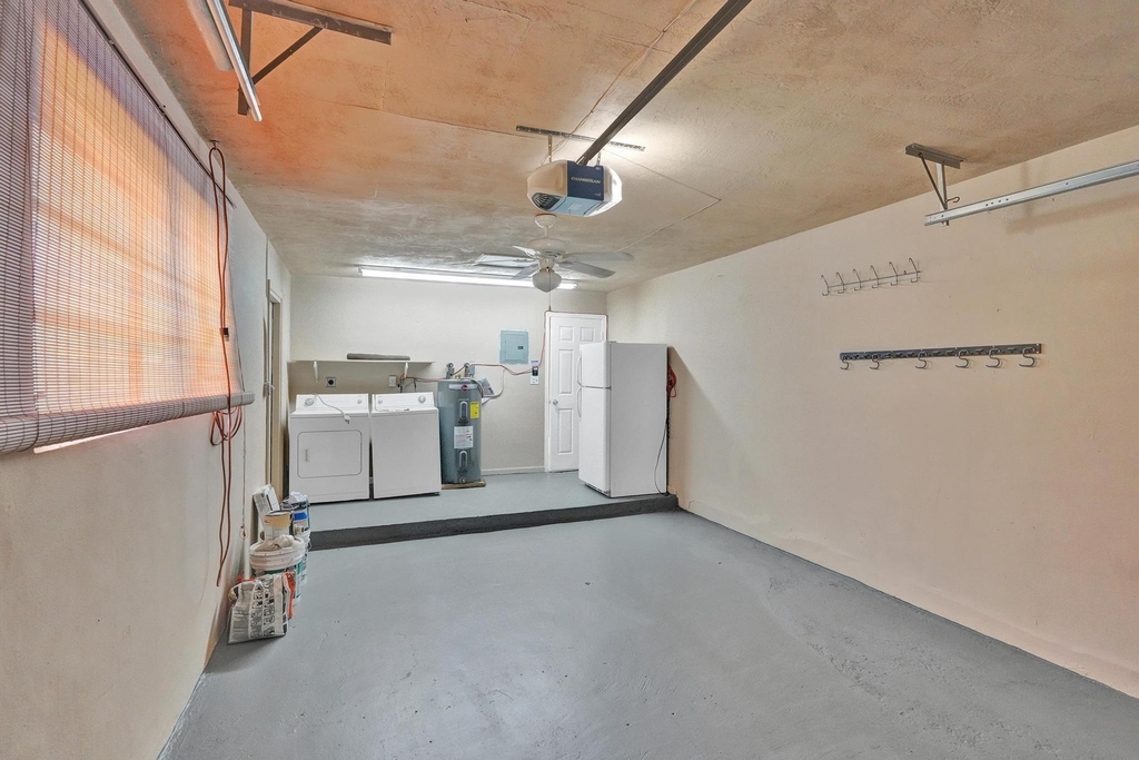 7010-7012 Nw 78th Avenue - Photo 32