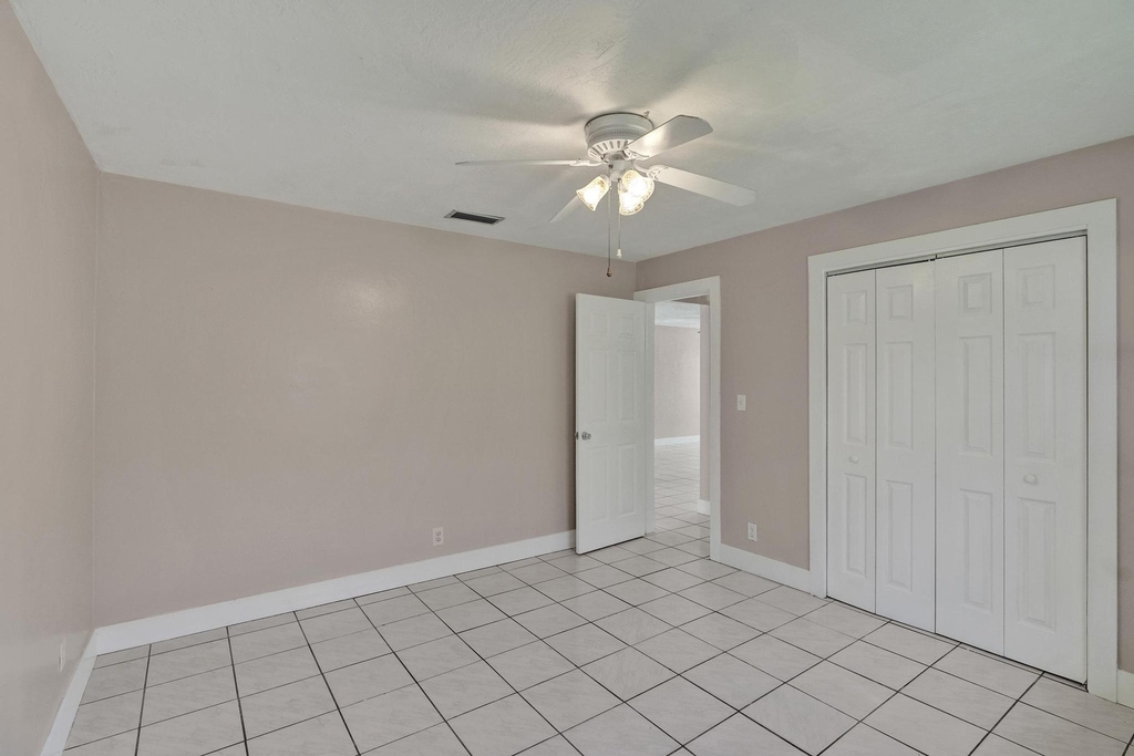 7010-7012 Nw 78th Avenue - Photo 28