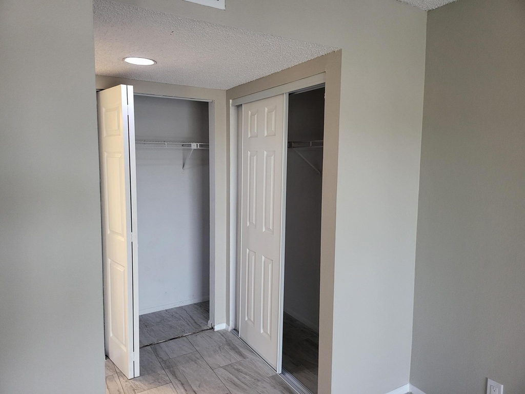1562 Se Royal Green Circle - Photo 11
