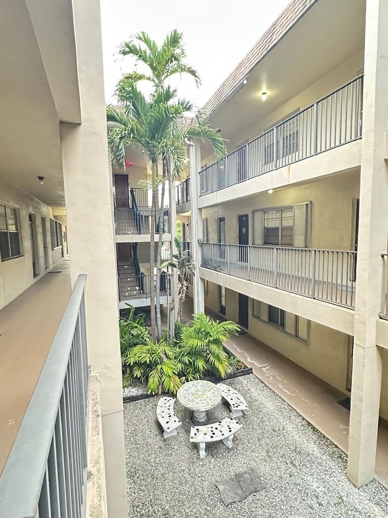 348 S Federal Highway - Photo 19