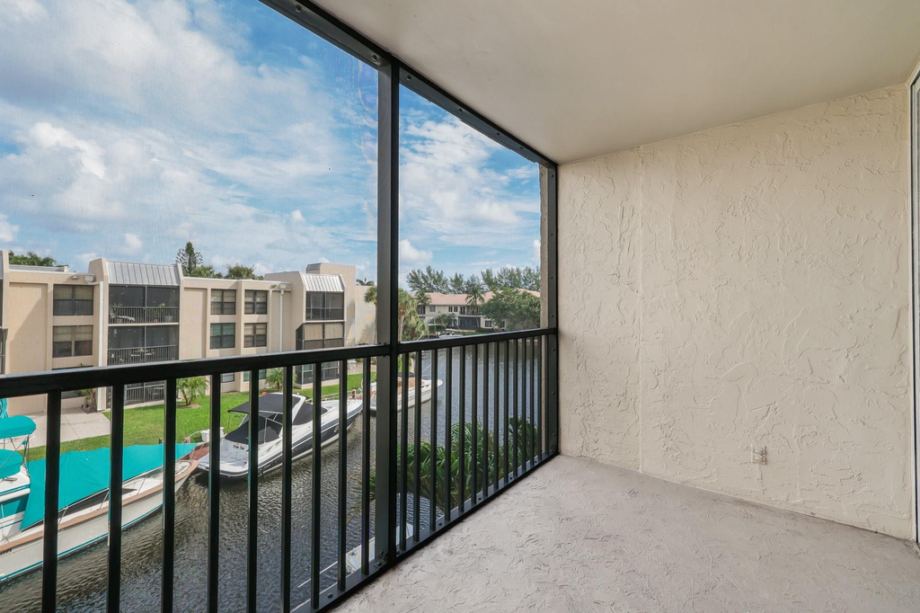 6 Royal Palm Way - Photo 6