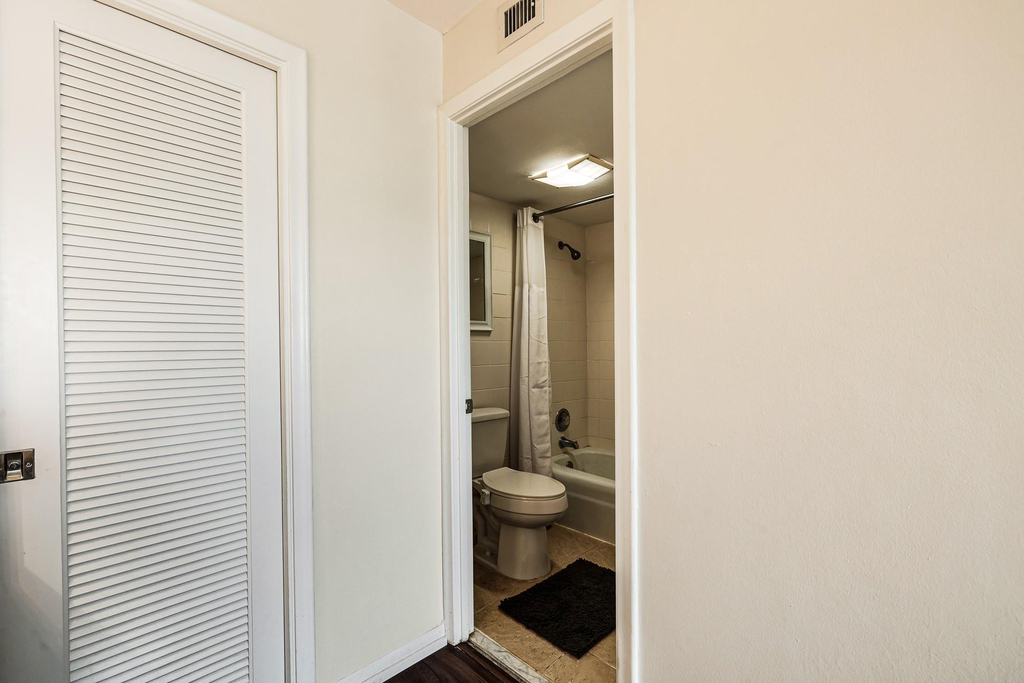 6 Royal Palm Way - Photo 13