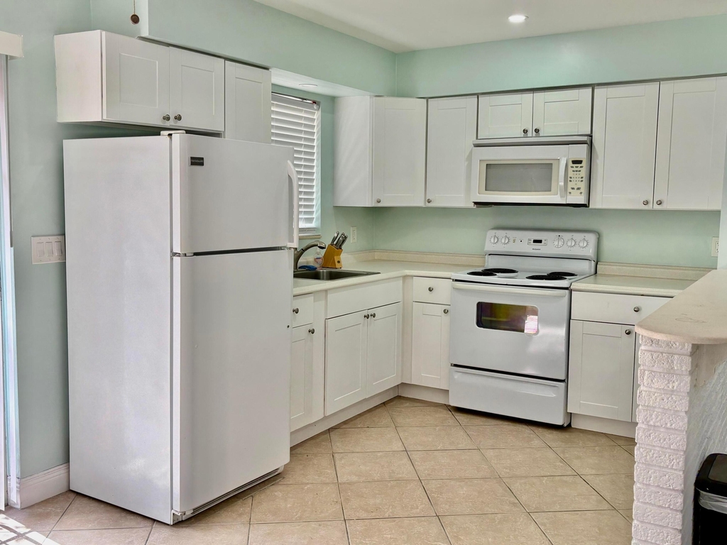 720 Se 15th Street - Photo 2