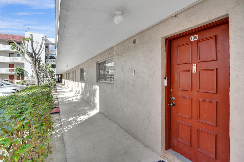 3601 Inverrary Drive - Photo 0