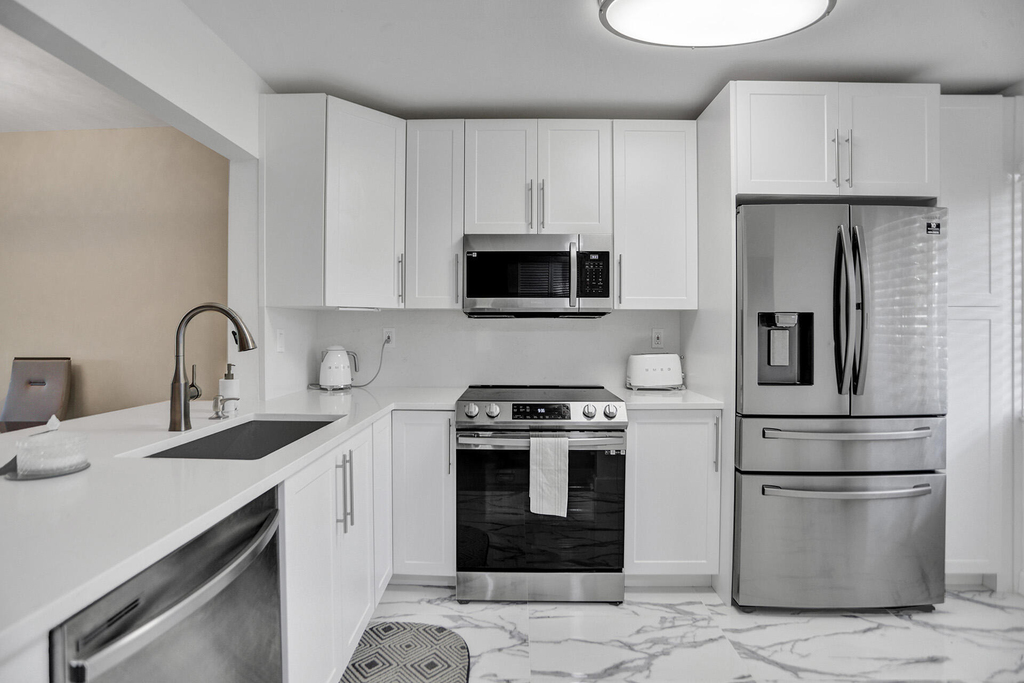 3601 Inverrary Drive - Photo 1