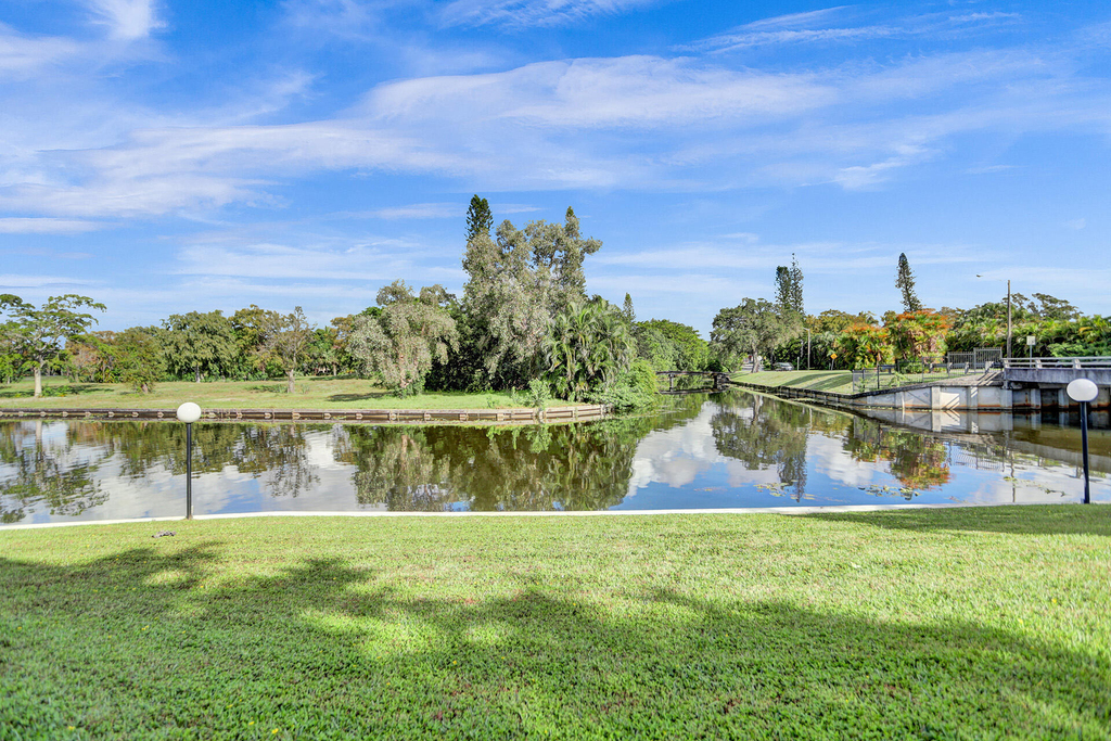 3601 Inverrary Drive - Photo 37
