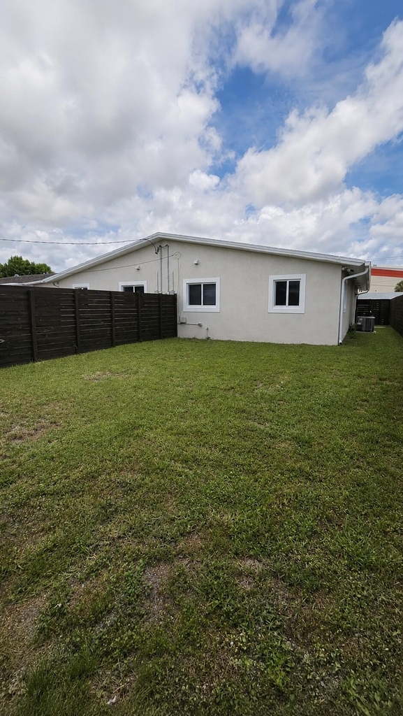130 Nw 57th Street - Photo 14