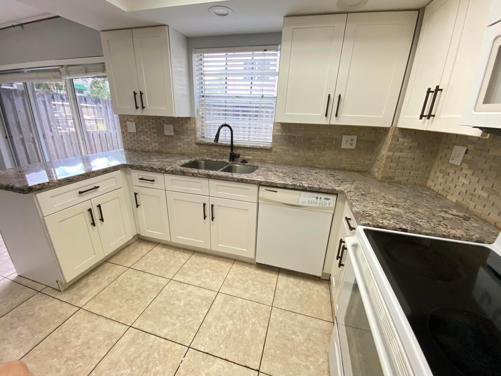 12366 Sw 51st Place - Photo 6