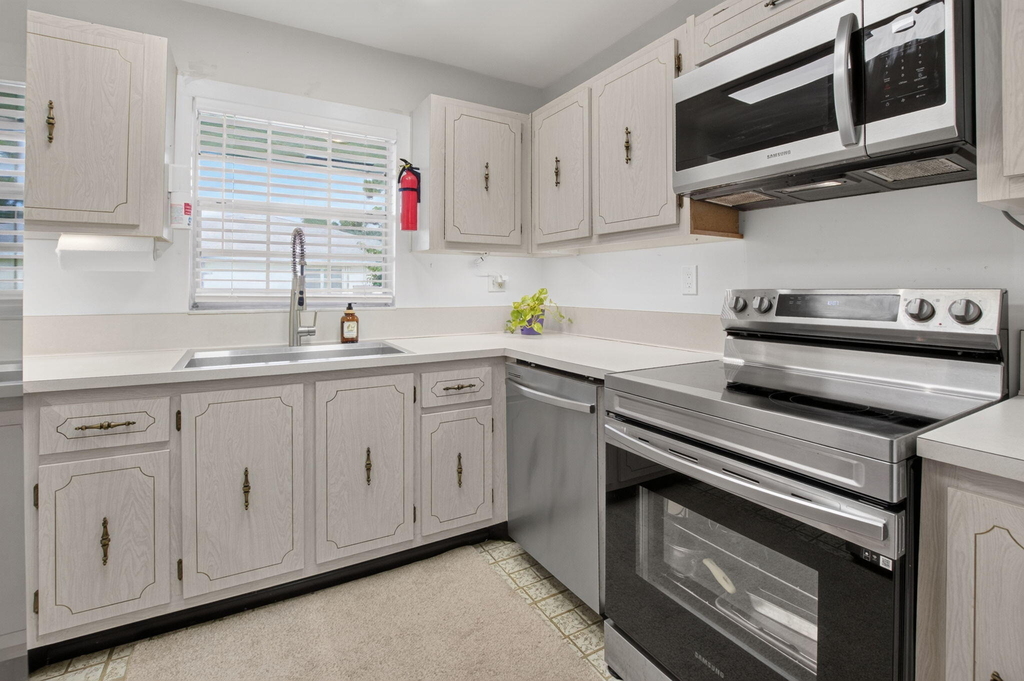 5037 Lakefront Boulevard - Photo 15