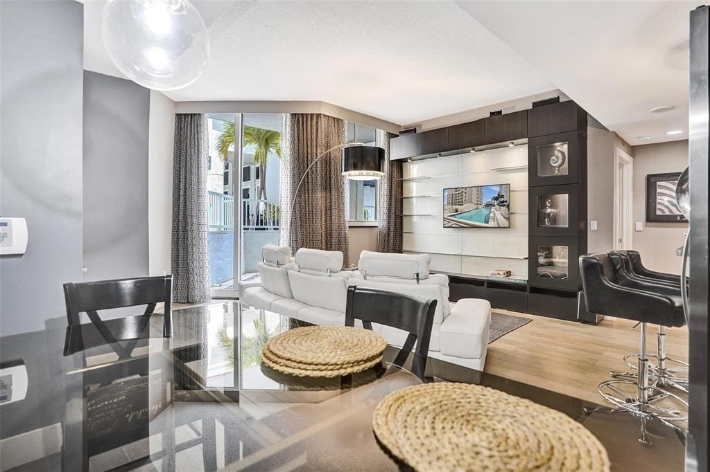 255 Evernia Street - Photo 8