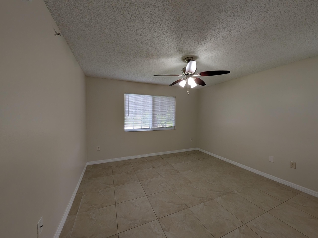 5011 Wiles Road - Photo 9