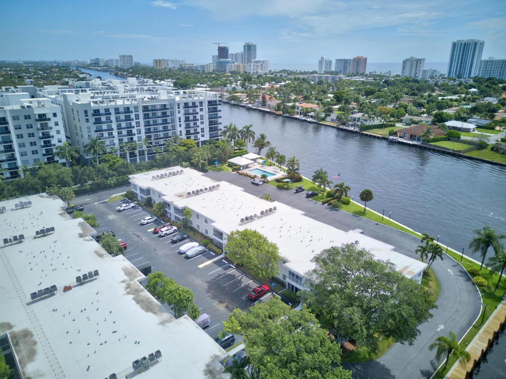 6515 Bay Club Drive - Photo 15