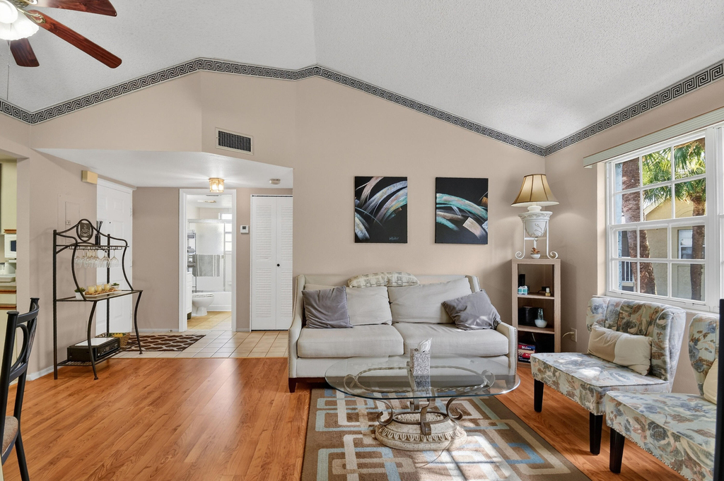 1606 Se Green Acres Circle - Photo 5
