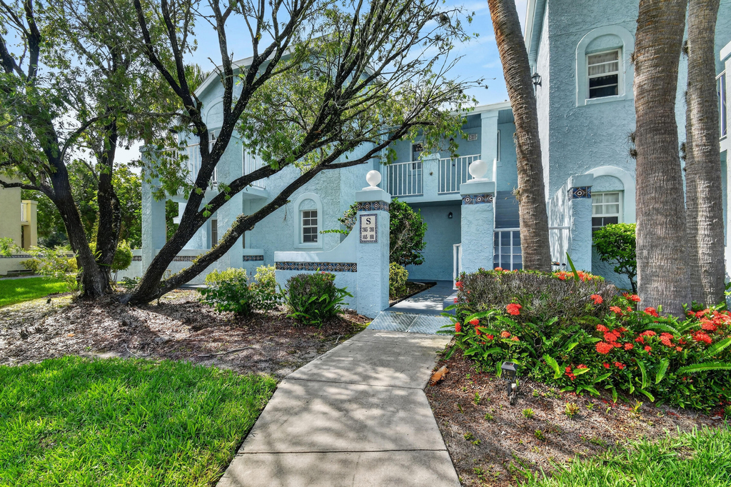 1606 Se Green Acres Circle - Photo 1