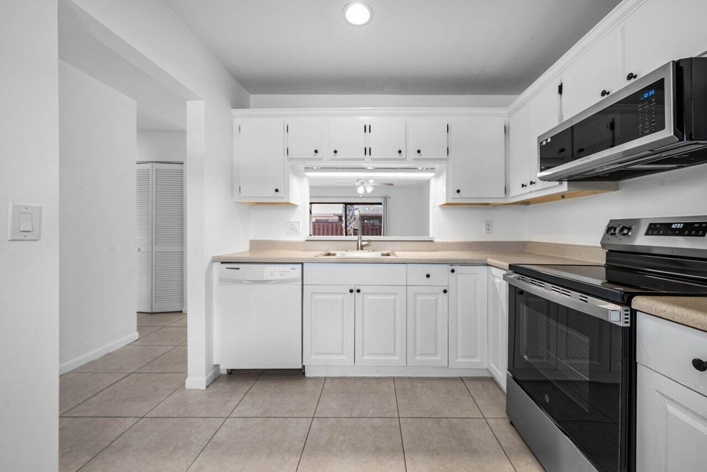 16422 Straw Way - Photo 8