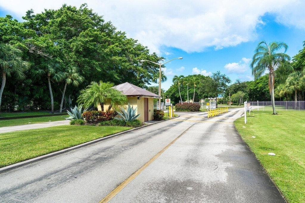 16422 Straw Way - Photo 32