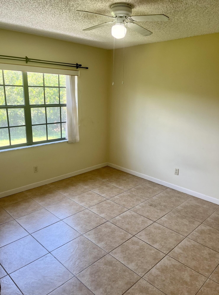 2470 Se Garden Terrace - Photo 14