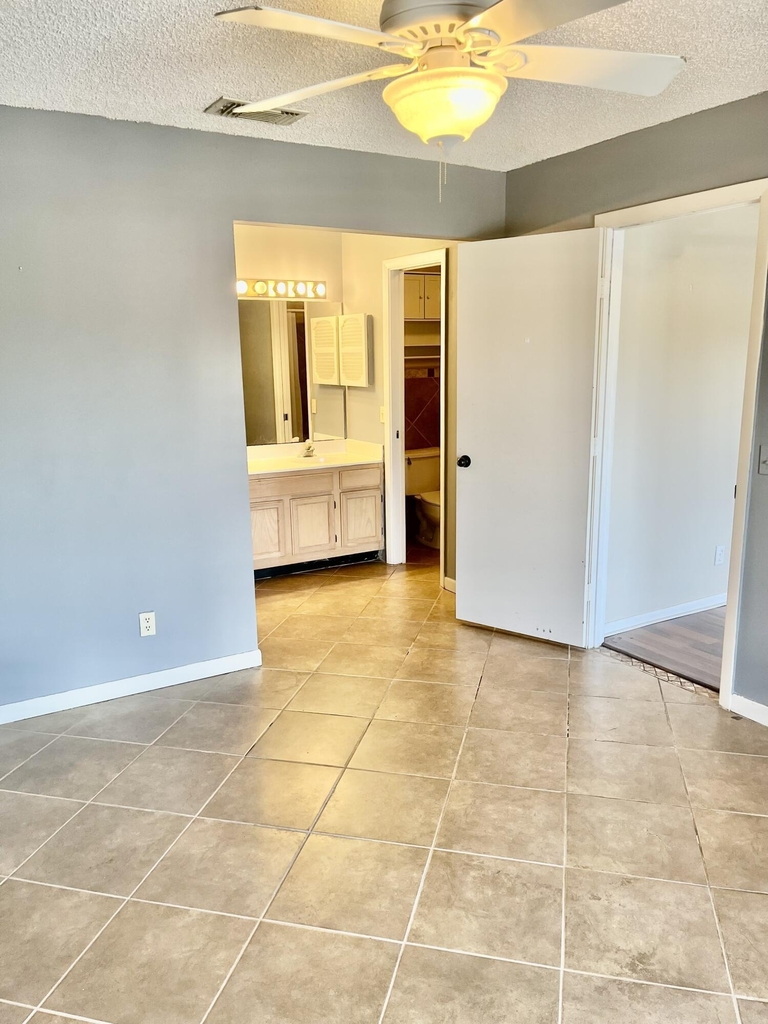 2470 Se Garden Terrace - Photo 11