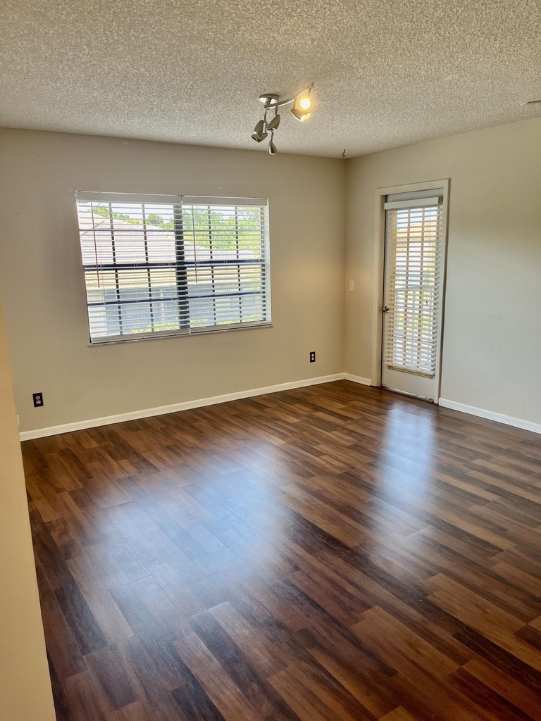 2470 Se Garden Terrace - Photo 2
