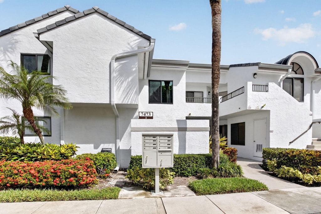 7473 Glendevon Lane - Photo 0