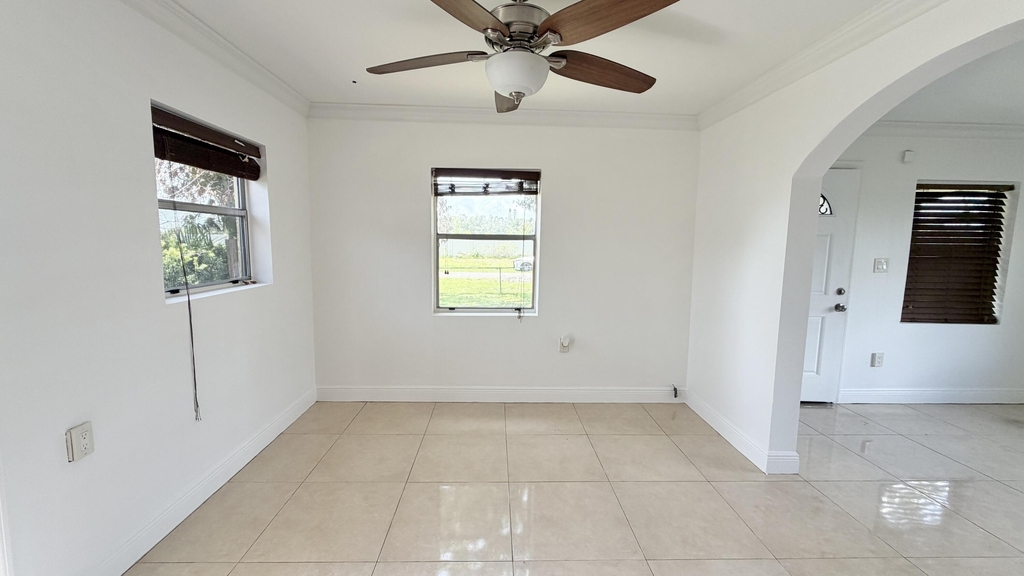 310 Dickson Drive - Photo 21