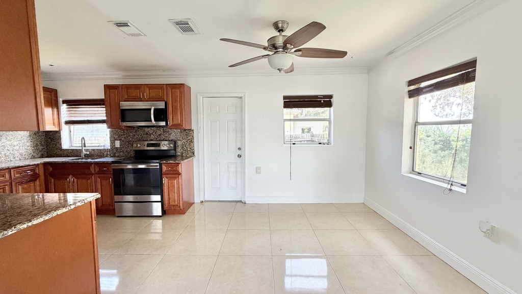 310 Dickson Drive - Photo 10