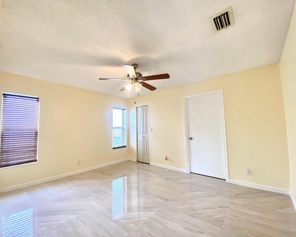 5314 Blueberry Hill Avenue - Photo 7