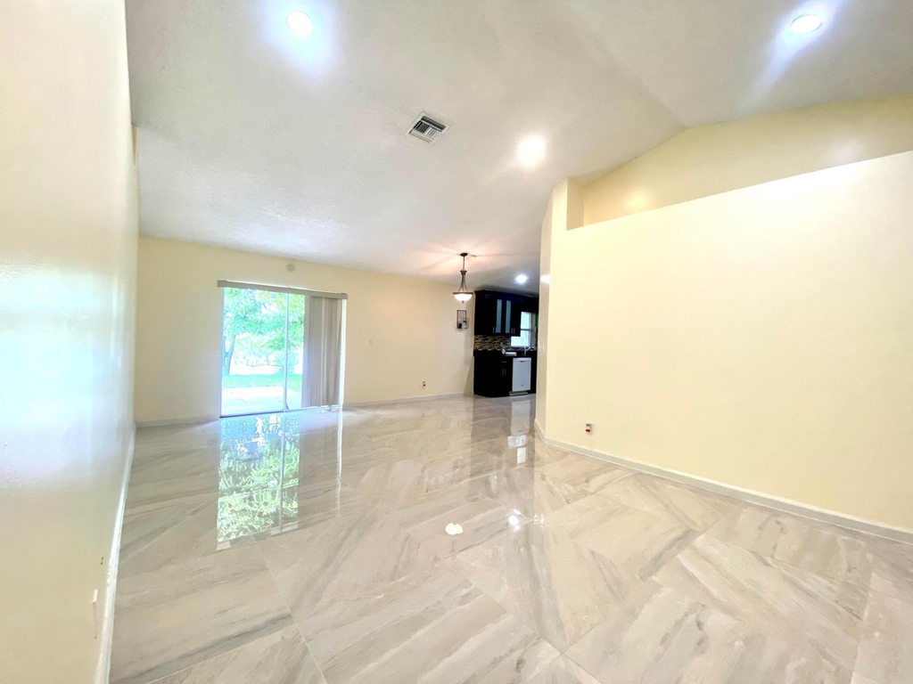 5314 Blueberry Hill Avenue - Photo 2