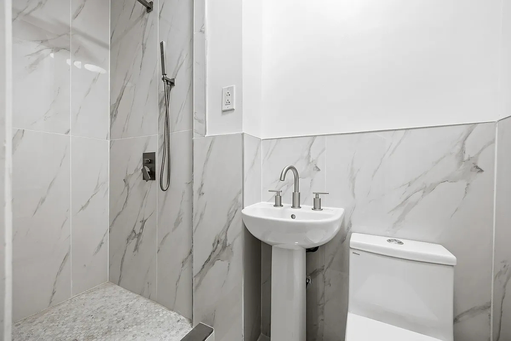 964 Madison Street - Photo 8