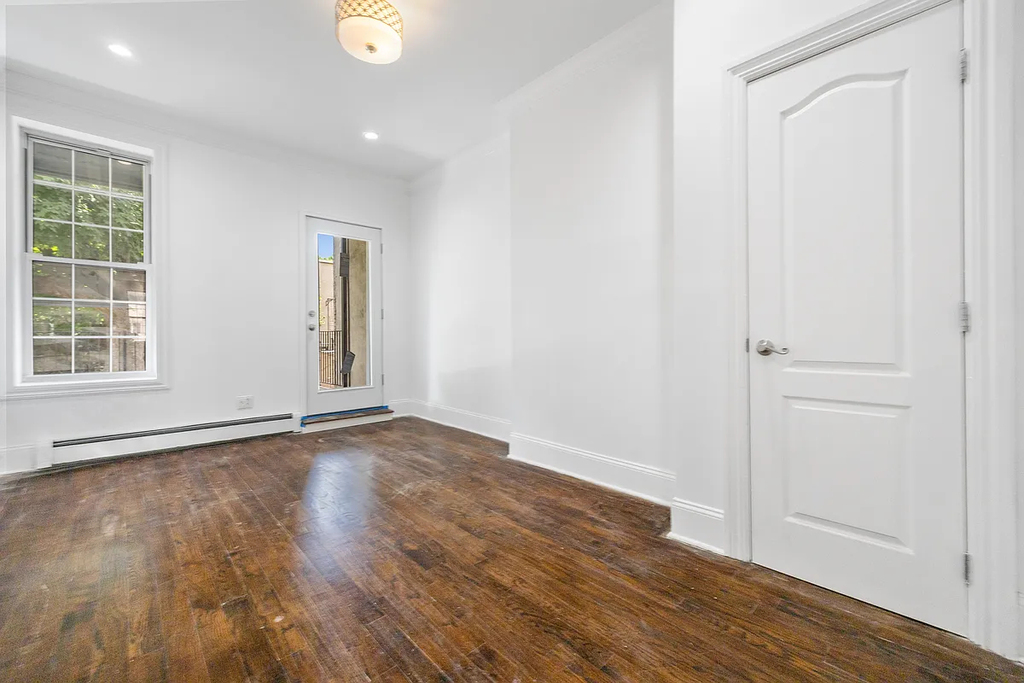 964 Madison Street - Photo 11