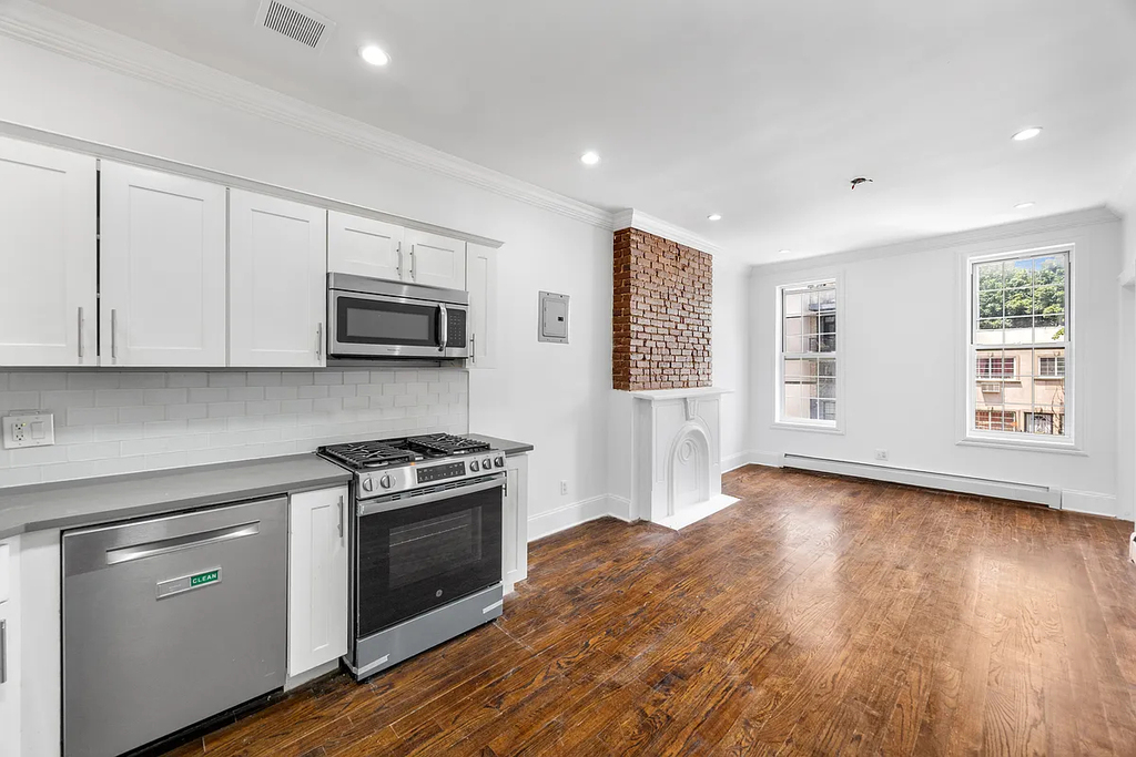 964 Madison Street - Photo 1