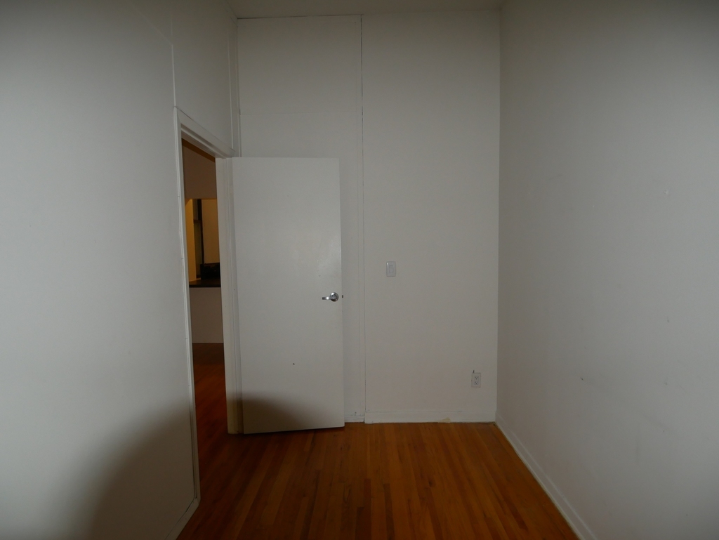 427 East 76th Street - Photo 6